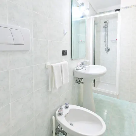 Paradiso Hotel 4*