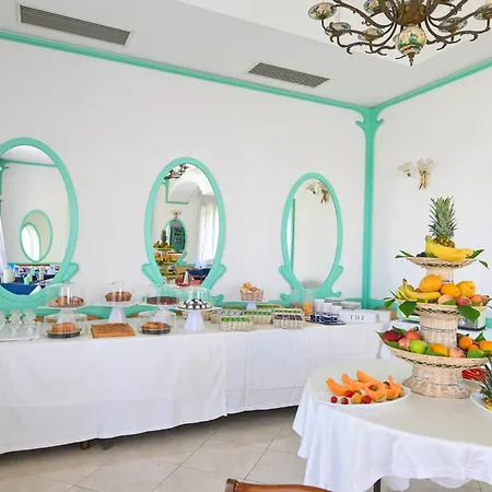 Ξενοδοχείο Paradiso 4*