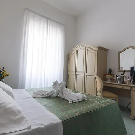 Paradiso 4*