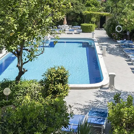 Paradiso Ξενοδοχείο 4*