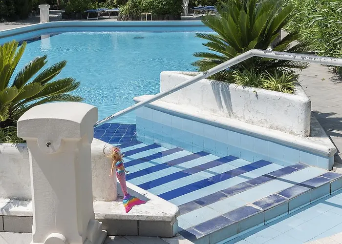 Paradiso 4*