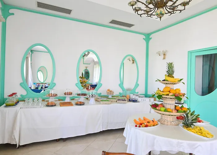 Ξενοδοχείο Paradiso 4*