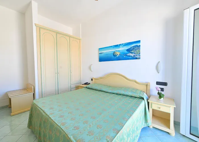 Ξενοδοχείο Paradiso 4*