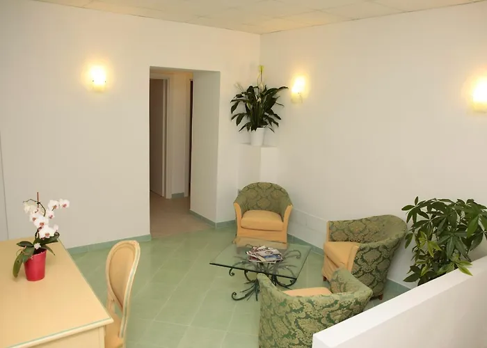 Ξενοδοχείο Paradiso 4*